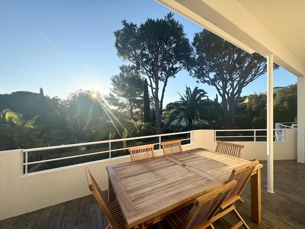 Appartement 2Ch Avec Terrasse A 400M De La Plage contacts